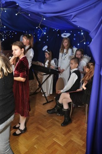 Jasełka wystawione przez „Gwiazdki” [19.12.2013] - zdjęcie #35 - eOstroleka.pl