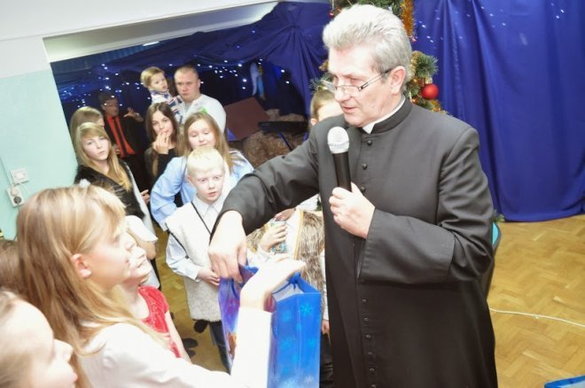 Jasełka wystawione przez „Gwiazdki” [19.12.2013] - zdjęcie #5 - eOstroleka.pl