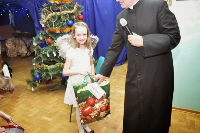 Jasełka wystawione przez „Gwiazdki” [19.12.2013] - zdjęcie #1 - eOstroleka.pl