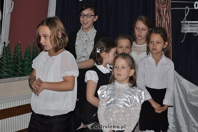 Dzieciaki „Słodziaki” przygotowały spotkanie świąteczne [19.12.2013] - zdjęcie #11 - eOstroleka.pl