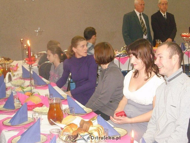 Wigilia dla mieszkańców osiedla Dzieci Polskich [19.12.2013] - zdjęcie #21 - eOstroleka.pl