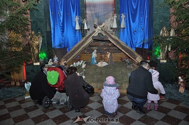 Szopki Bożonarodzeniowe w ostrołęckich parafiach [16.12.2013] - zdjęcie #6 - eOstroleka.pl