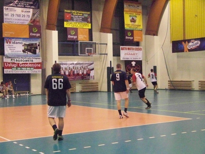 3. kolejka Nocnej Ligi Futsalu (27.12.2013) - zdjęcie #71 - eOstroleka.pl