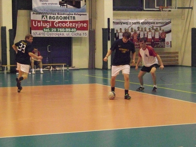 3. kolejka Nocnej Ligi Futsalu (27.12.2013) - zdjęcie #65 - eOstroleka.pl