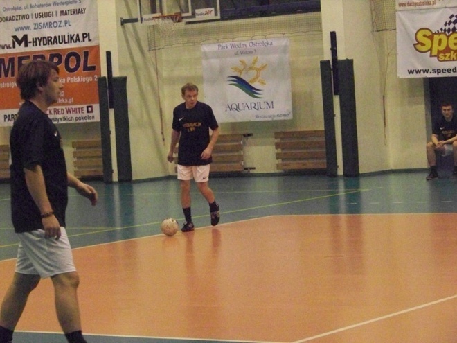 3. kolejka Nocnej Ligi Futsalu (27.12.2013) - zdjęcie #63 - eOstroleka.pl