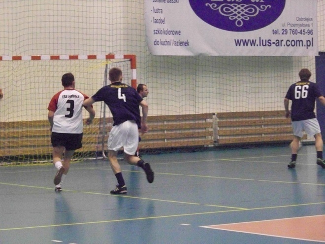 3. kolejka Nocnej Ligi Futsalu (27.12.2013) - zdjęcie #61 - eOstroleka.pl