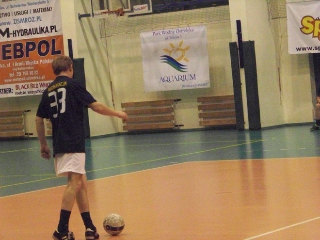 3. kolejka Nocnej Ligi Futsalu (27.12.2013) - zdjęcie #57 - eOstroleka.pl