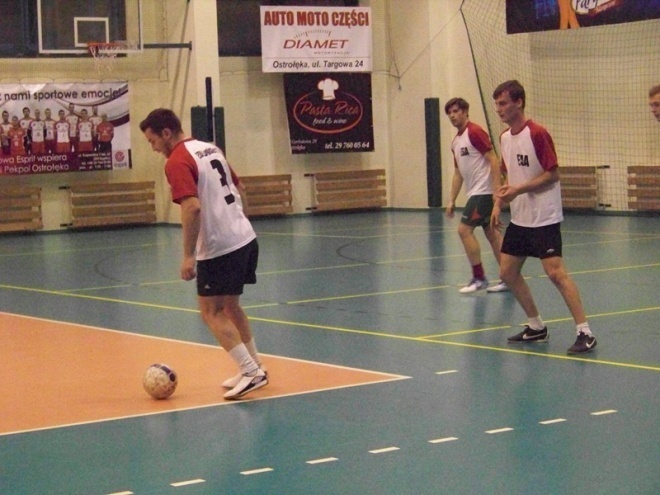 3. kolejka Nocnej Ligi Futsalu (27.12.2013) - zdjęcie #55 - eOstroleka.pl