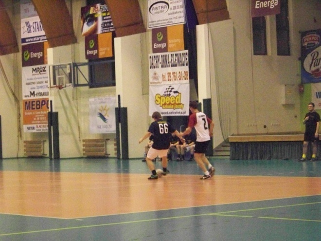 3. kolejka Nocnej Ligi Futsalu (27.12.2013) - zdjęcie #20 - eOstroleka.pl