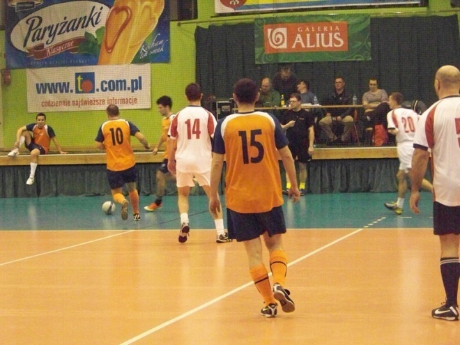 3. kolejka Nocnej Ligi Futsalu (27.12.2013) - zdjęcie #18 - eOstroleka.pl
