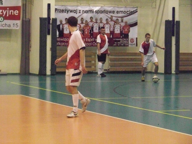 3. kolejka Nocnej Ligi Futsalu (27.12.2013) - zdjęcie #15 - eOstroleka.pl