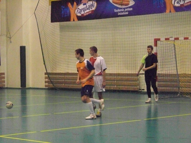 3. kolejka Nocnej Ligi Futsalu (27.12.2013) - zdjęcie #6 - eOstroleka.pl
