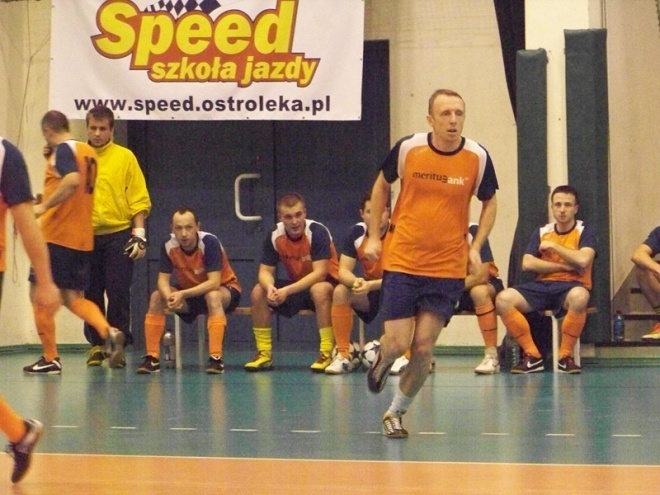 3. kolejka Nocnej Ligi Futsalu (27.12.2013) - zdjęcie #5 - eOstroleka.pl