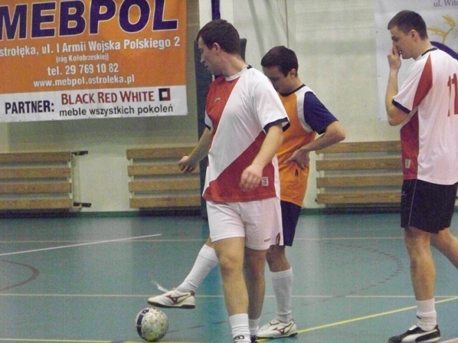 3. kolejka Nocnej Ligi Futsalu (27.12.2013) - zdjęcie #1 - eOstroleka.pl