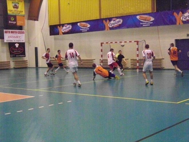 3. kolejka Nocnej Ligi Futsalu (27.12.2013) - zdjęcie #52 - eOstroleka.pl