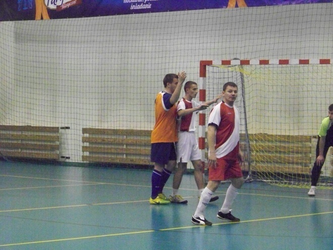 3. kolejka Nocnej Ligi Futsalu (27.12.2013) - zdjęcie #49 - eOstroleka.pl
