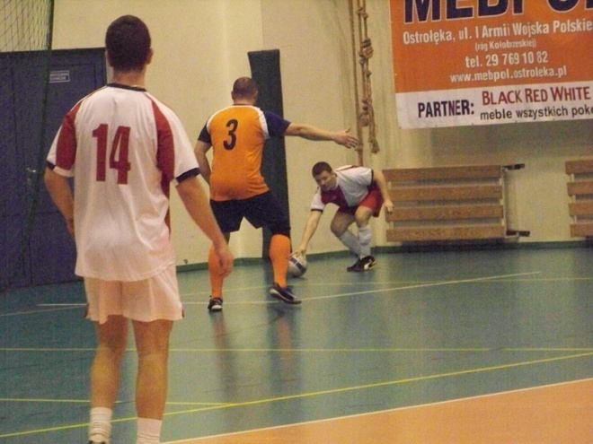 3. kolejka Nocnej Ligi Futsalu (27.12.2013) - zdjęcie #44 - eOstroleka.pl