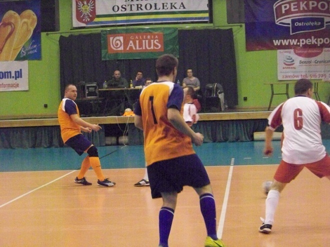 3. kolejka Nocnej Ligi Futsalu (27.12.2013) - zdjęcie #42 - eOstroleka.pl