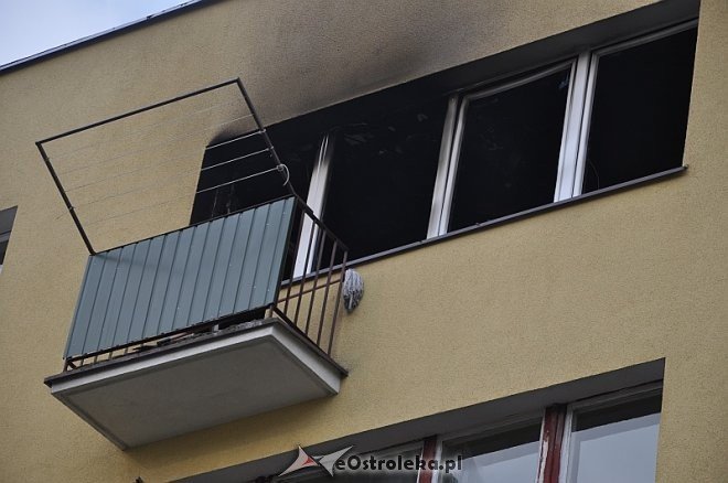 Pożar w bloku przy ul. Goworowskiej [29.12.2013] - zdjęcie #4 - eOstroleka.pl