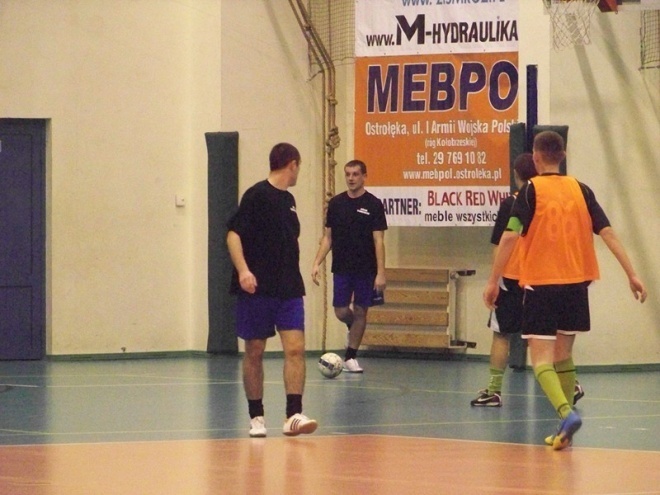 Nocna Liga Futsalu - 4. kolejka (03.01.2014) - zdjęcie #58 - eOstroleka.pl
