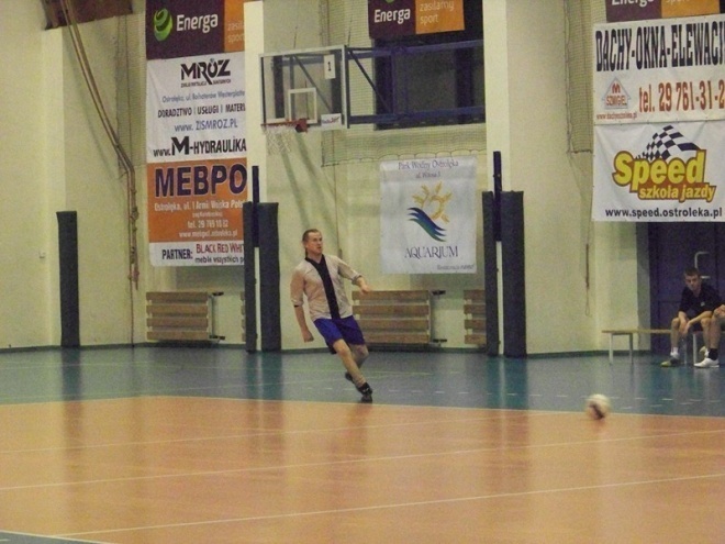 Nocna Liga Futsalu - 4. kolejka (03.01.2014) - zdjęcie #50 - eOstroleka.pl