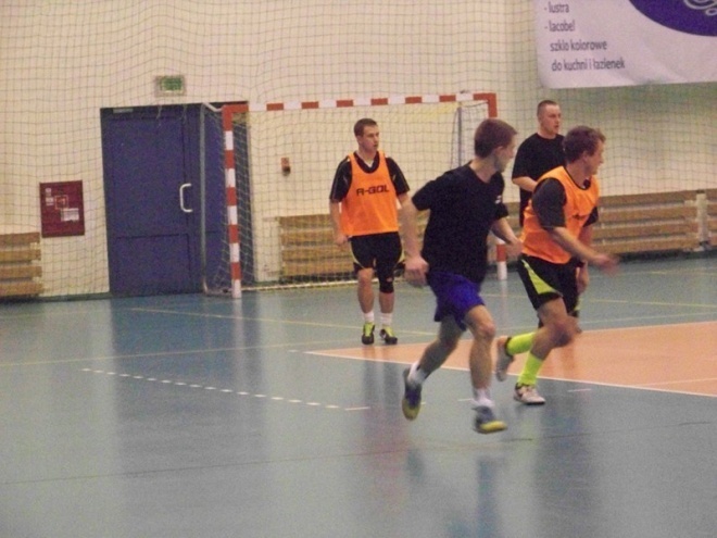 Nocna Liga Futsalu - 4. kolejka (03.01.2014) - zdjęcie #49 - eOstroleka.pl