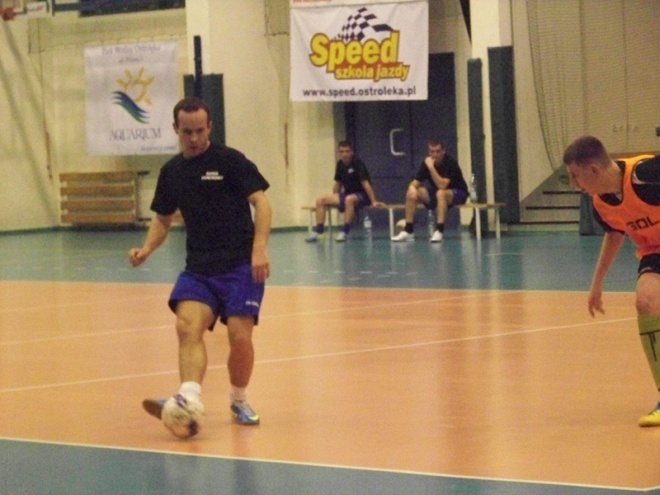 Nocna Liga Futsalu - 4. kolejka (03.01.2014) - zdjęcie #48 - eOstroleka.pl