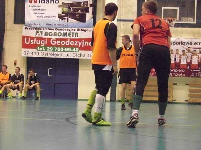 Nocna Liga Futsalu - 4. kolejka (03.01.2014) - zdjęcie #42 - eOstroleka.pl