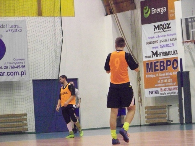 Nocna Liga Futsalu - 4. kolejka (03.01.2014) - zdjęcie #39 - eOstroleka.pl