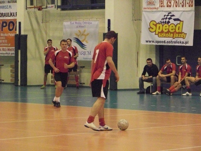 Nocna Liga Futsalu - 4. kolejka (03.01.2014) - zdjęcie #35 - eOstroleka.pl