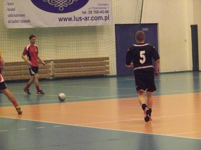 Nocna Liga Futsalu - 4. kolejka (03.01.2014) - zdjęcie #34 - eOstroleka.pl