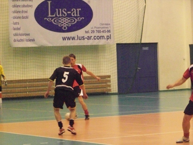 Nocna Liga Futsalu - 4. kolejka (03.01.2014) - zdjęcie #33 - eOstroleka.pl