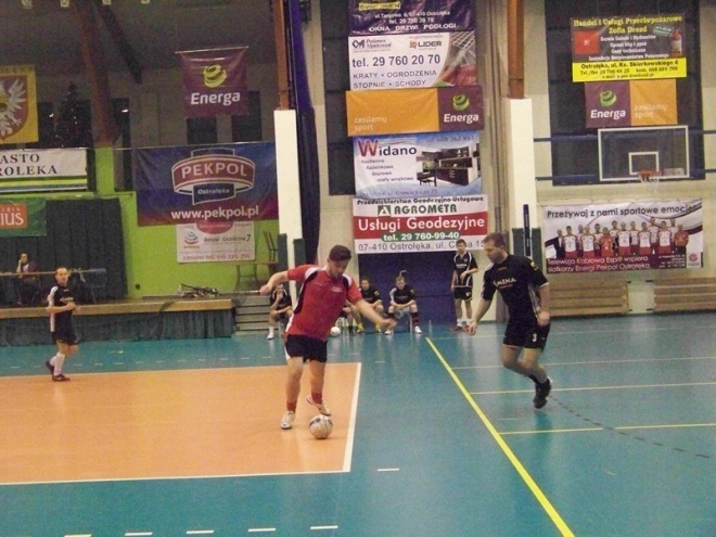 Nocna Liga Futsalu - 4. kolejka (03.01.2014) - zdjęcie #28 - eOstroleka.pl