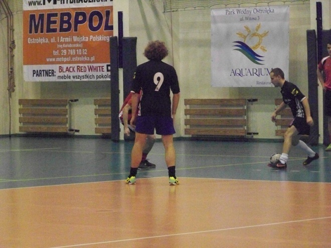 Nocna Liga Futsalu - 4. kolejka (03.01.2014) - zdjęcie #23 - eOstroleka.pl