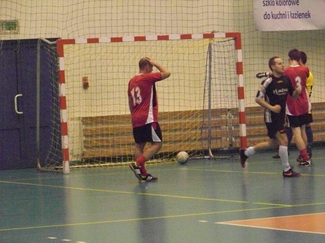 Nocna Liga Futsalu - 4. kolejka (03.01.2014) - zdjęcie #18 - eOstroleka.pl