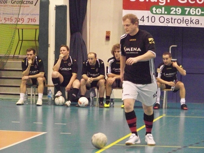 Nocna Liga Futsalu - 4. kolejka (03.01.2014) - zdjęcie #8 - eOstroleka.pl