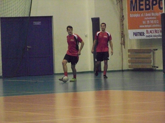 Nocna Liga Futsalu - 4. kolejka (03.01.2014) - zdjęcie #6 - eOstroleka.pl