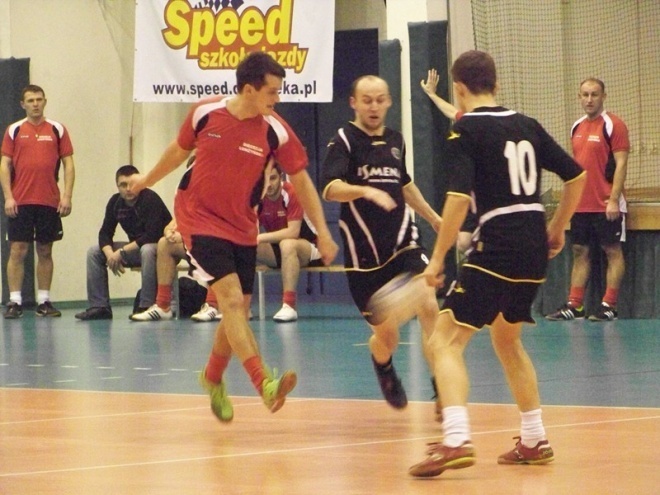 Nocna Liga Futsalu - 4. kolejka (03.01.2014) - zdjęcie #4 - eOstroleka.pl