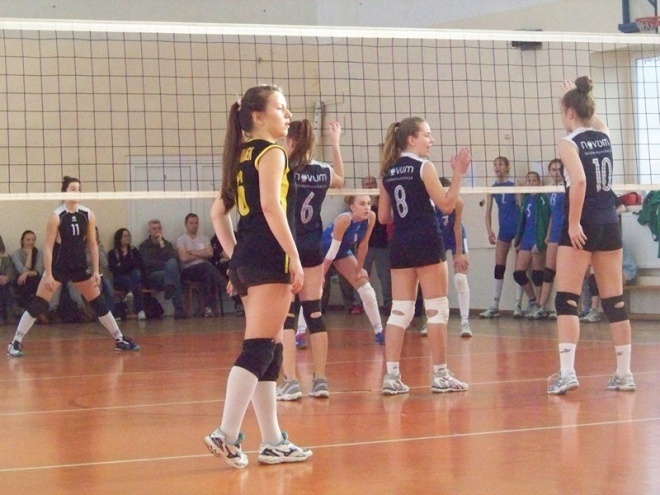 Kadetki: Nike Ostrołęka - Ósemka Siedlce (04.01.2014) - zdjęcie #49 - eOstroleka.pl