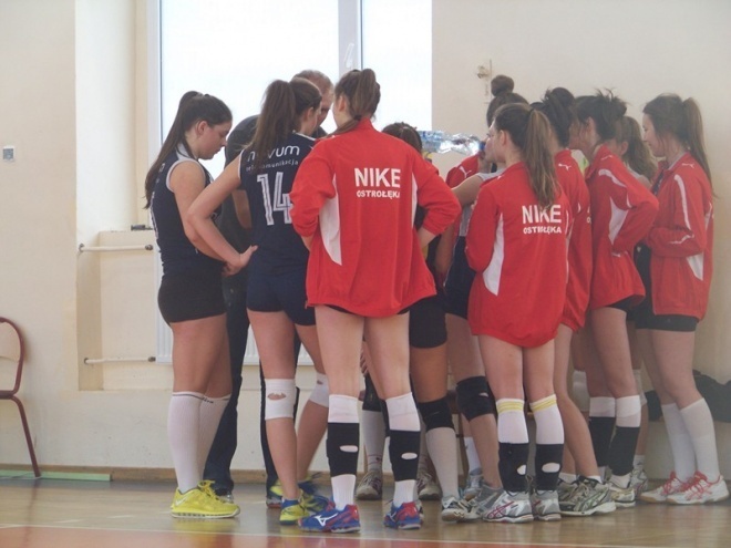 Kadetki: Nike Ostrołęka - Ósemka Siedlce (04.01.2014) - zdjęcie #9 - eOstroleka.pl