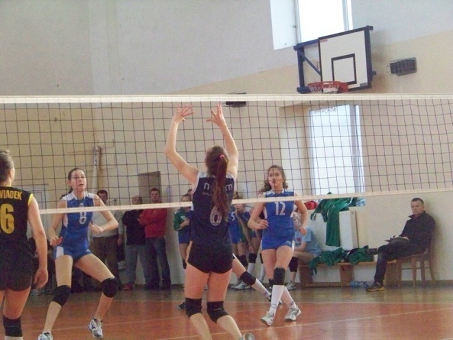 Kadetki: Nike Ostrołęka - Ósemka Siedlce (04.01.2014) - zdjęcie #4 - eOstroleka.pl