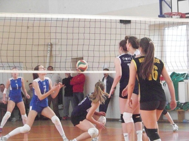 Kadetki: Nike Ostrołęka - Ósemka Siedlce (04.01.2014) - zdjęcie #1 - eOstroleka.pl