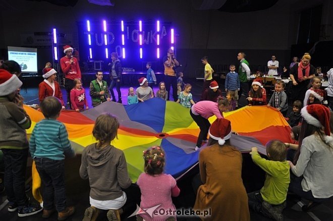 VI Dyskoteka z Mikołajem w ZS Nr 5 [05.01.2014] - zdjęcie #37 - eOstroleka.pl