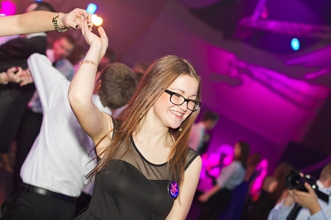 Studniówka w III LO - fot. Roxana Dawid [04.01.2014] - zdjęcie #2 - eOstroleka.pl