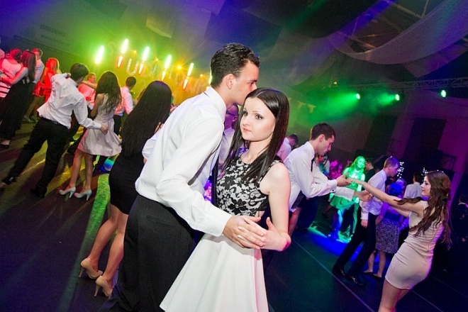 Studniówka w III LO - fot. Roxana Dawid [04.01.2014] - zdjęcie #31 - eOstroleka.pl