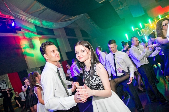 Studniówka w III LO - fot. Roxana Dawid [04.01.2014] - zdjęcie #21 - eOstroleka.pl