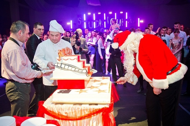 Studniówka w III LO - fot. Roxana Dawid [04.01.2014] - zdjęcie #18 - eOstroleka.pl