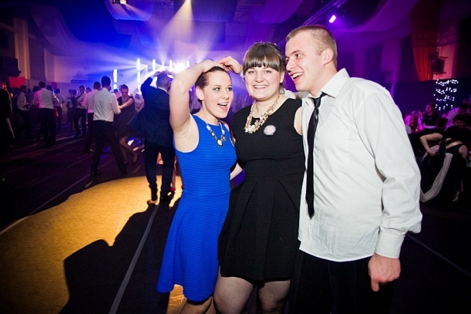 Studniówka w III LO - fot. Roxana Dawid [04.01.2014] - zdjęcie #11 - eOstroleka.pl