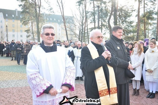Orszak Trzech Króli ulicami Ostrołęki [06.01.2013] - zdjęcie #190 - eOstroleka.pl