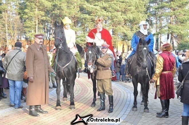 Orszak Trzech Króli ulicami Ostrołęki [06.01.2013] - zdjęcie #185 - eOstroleka.pl